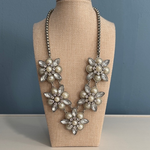 Pearl Crystal Floral Statement Necklace Silver Tone - Picture 2 of 10